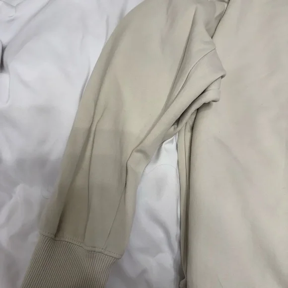 Zara Cream Women's Sweater - Picture 4 of 4